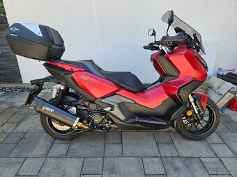 Honda ADV 350, r.v. 2022, naj. 2057 km,TOP stav Výfuk Mover