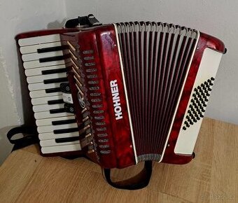 Akordeon, Harmonika HOHNER