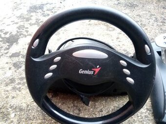 Volant s pedaly