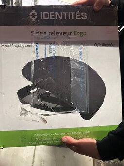 Zvedací sedák Identités Ergo – nový