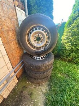 Prodám sadu zimním kol 205/75 R16 C disky Sprinter 906