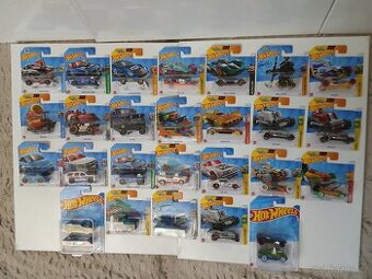 Hot wheels za 28 nerozbalených autíček dle fotek