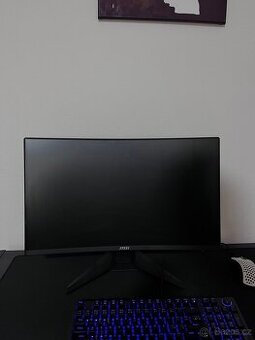 Herní monitor MSI MAG 242C (MAG 242C)
