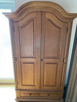 Šatní skříň