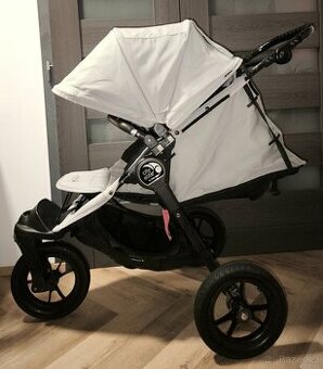 Baby Jogger City Elite, obdoba Thule, odpruzeny