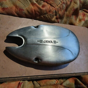 Stadion,Jawetta pěkné pravé víko motoru