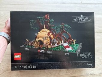 LEGO Star Wars 75330 Dagobah Jedi Training Diorama