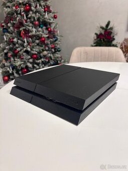 Prodám PlayStation 4	(PS4)