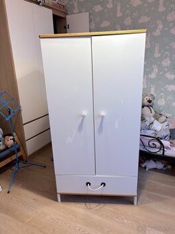 Dětská skříň – dobrý stav