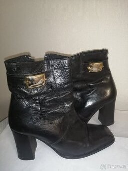 Dámské boty vel 37