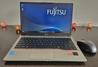 Dotykový notebook Fujitsu Lifebook U7411