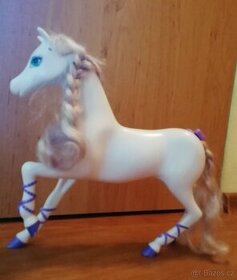 Bílý koník pro Barbie - 1
