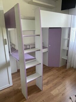 Patrová postel se stolem a skříní