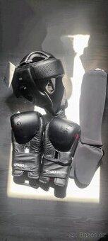 ➡️ Boxerský set Outshock(rukavice14 oz,helma,holeně L)-NOVÉ
