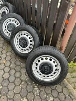 Zimní pneu 215/65 nR 16C
