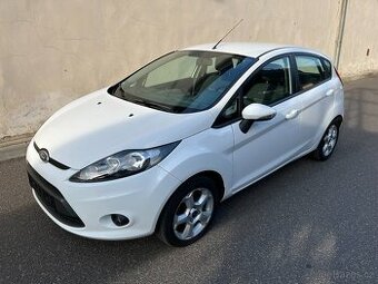 Ford Fiesta, 1.25i 44kW DVĚ SADY PNEU KLIMA