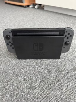 Nintendo Switch - 1