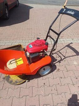 Bubnová sekačka Honda Adela