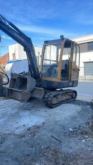 Pásový bagr Volvo ec 25