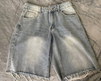 Jorts - dlouhé kraťasy