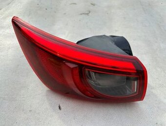Mazda CX3, levé zadní světlo