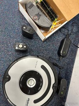 iRobot Roomba Pet series 5xx s příslušenstvím na ND