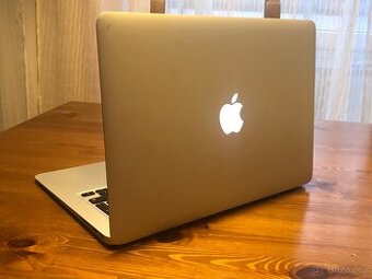 MacBook Air. Perfektní stav.