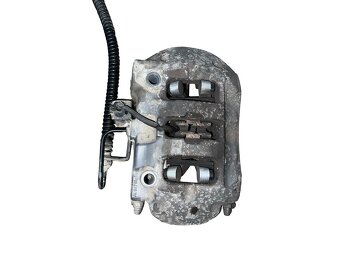 Pravý přední brzdový třmen 7L6615150A VW Touareg 7L FL 2011