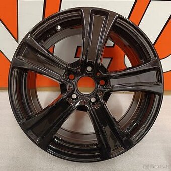 Alu kola Motec 7,5Jx17 , 5x112 , ET37