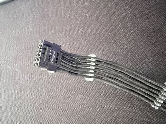 Kabel-napájeci 12whpwr 600w a lianli gpu strimer 3x8pin