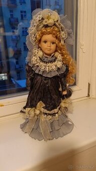 Sběratelská porcelánová panenka