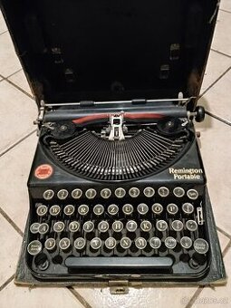 Starý psací stroj Remington