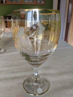 Skleničky na stopce