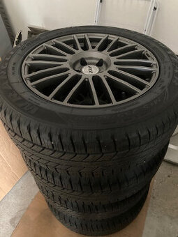 Použité celosezónní pneumatiky na ráfcích R19