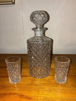 Skleněné a keramické nádobí