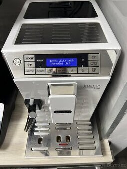 Delonghi automatický kávovar - 1
