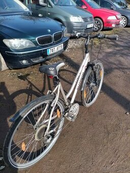 Dámské trekingové kolo Author.