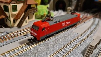 Vláčky N ARNOLD Lokomotiva BR 152 001-4