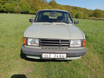 Veterán s testací - Škoda 125L r. v. 1988