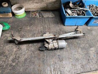 Motorek + táhla stěračů Fabia