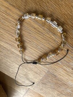 Nový korálkový utahovací naramek