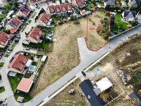 Prodej zasíťovaného stavebního pozemku 1 237m2, Hřebeč u Kla