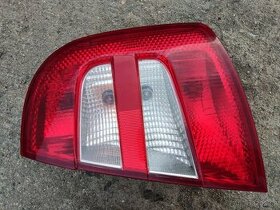 Prodám pravé zadní světlo na Škoda Fabia 1 r.v.2001-2004