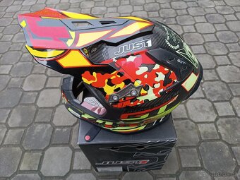 Motokrosová helma