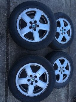 Alu orig. Škoda 5x100 R15”, pneu spatne.