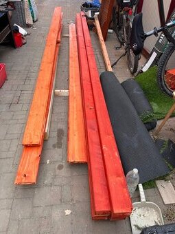 Smrkový hoblovaný hranol 90x60x5000 barva Mahagon - 1