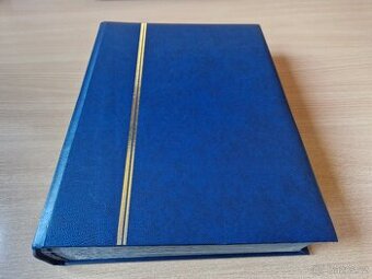 Album se známkami.
