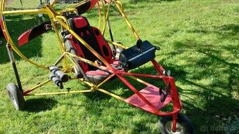 Tříkolka motorový padákový kluzák - paragliding