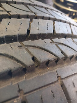 30X9.5R15 LT 104S