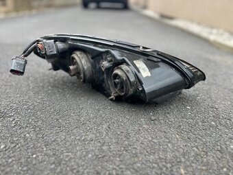 Levé přední světlo na Chrysler PT Cruiser